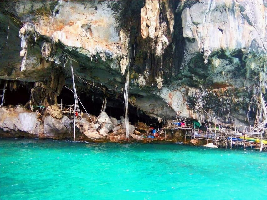 Krabi: Phi Phi Islands & Maya Bay Speedboat Tour with Lunch - Loh Samah Bay to Maya Bay: the wooden trail moment