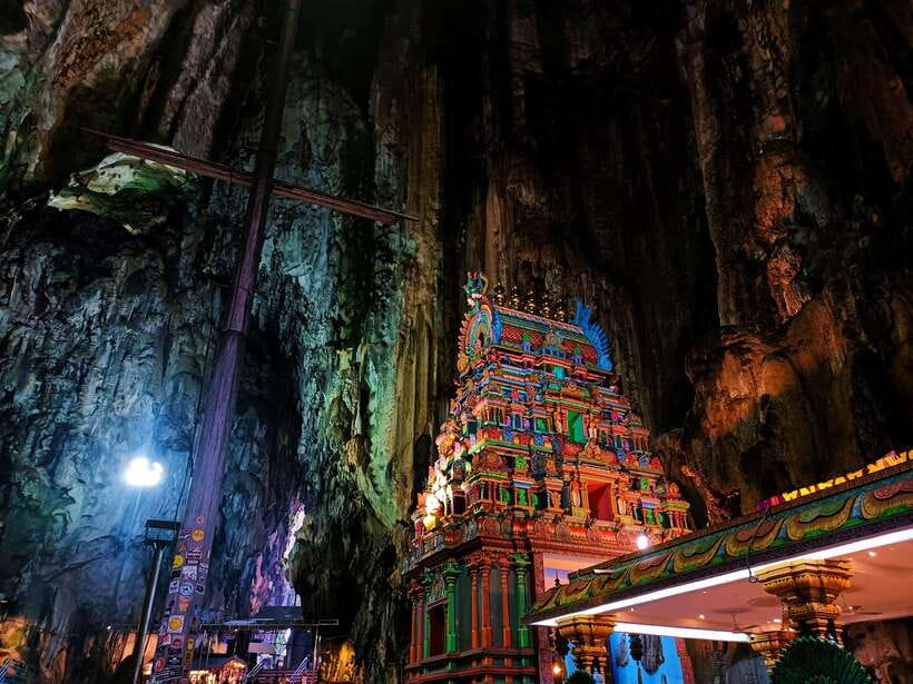 Kuala Lumpur: Batu Caves, Ramayana Caves & Kanching Falls - Batu Caves: climbing 272 steps to the Lord Murugan statue and cave shrines