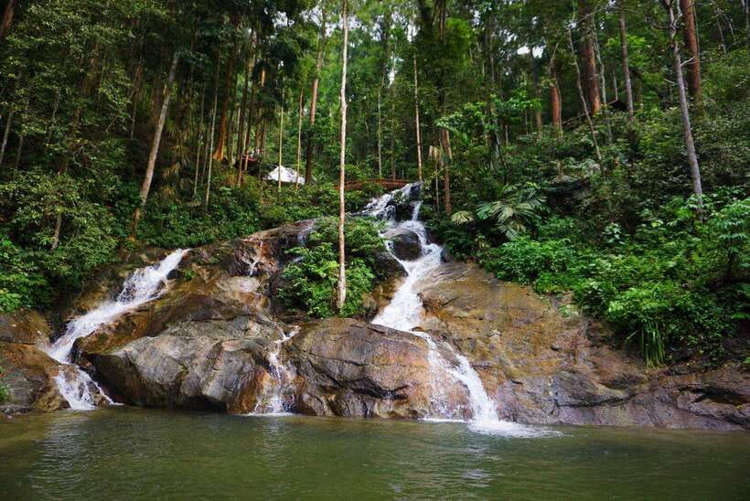 Kuala Lumpur: Batu Caves, Ramayana Caves & Kanching Falls - Meeting up at Harriston Boutique - MATIC (and finding it fast)