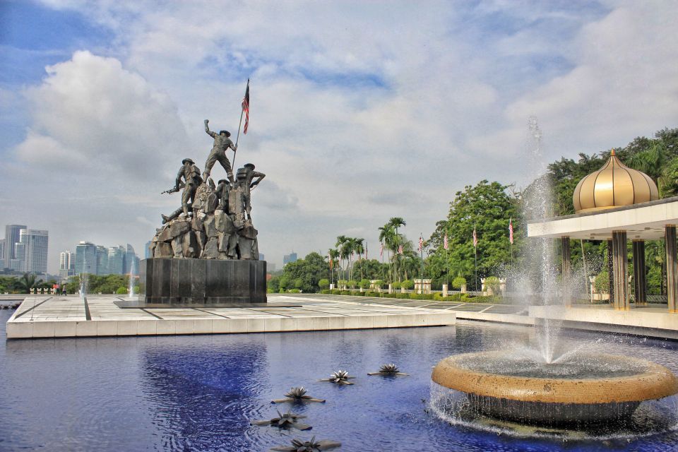 Kuala Lumpur: Half-Day City Tour - National Mosque and National Monument: Calm, Meaning, and Blue-Green Tile Details