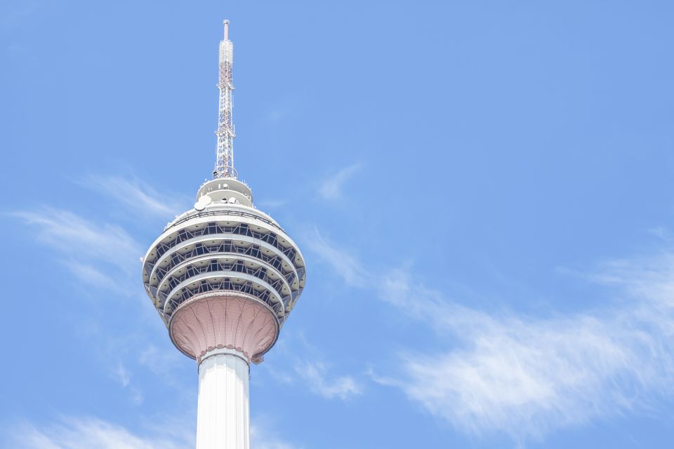 Kuala Lumpur: Kuala Lumpur Tower Admission Ticket - SkyBox: The Jutting Glass Experience and the Real-Time Photo Tradeoff