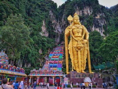 Kuala Lumpur Suburbs: Batu Caves Half-Day Tour (SIC) - Getting There From Kuala Lumpur Golden Triangle Without the Faff