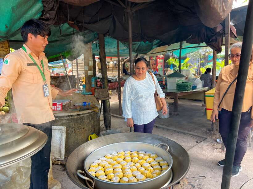 Kulen Mountain: Small-Group Tour and Picnic lunch - Preah Dak village stop: palm cake and palm sugar