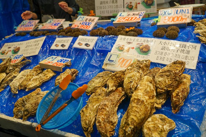 Kuromon Market Food Walking Tour in Osaka (6 stops, 6 tastes) - How Doguyasuji adds Osaka culture beyond eating