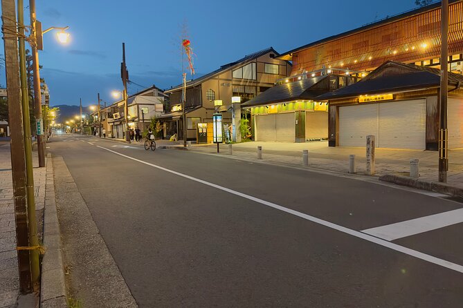 Kyoto Ghost Tour: Dark Tales, Urban Legends, Bamboo Forest Night - Drink, Curse, and QR Code: The Fun-Scare Extras