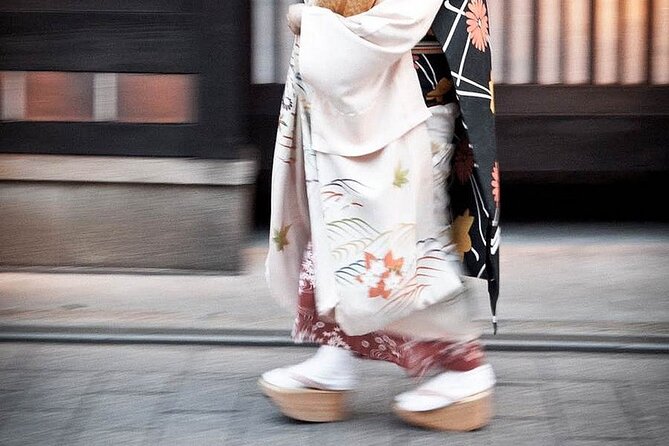 Kyoto Gion Cultural Walk & Geisha Show with Dining Options - Tatsumi-jinja Shrine and the Shinto Lens (8 Million Gods, Real Atmosphere)