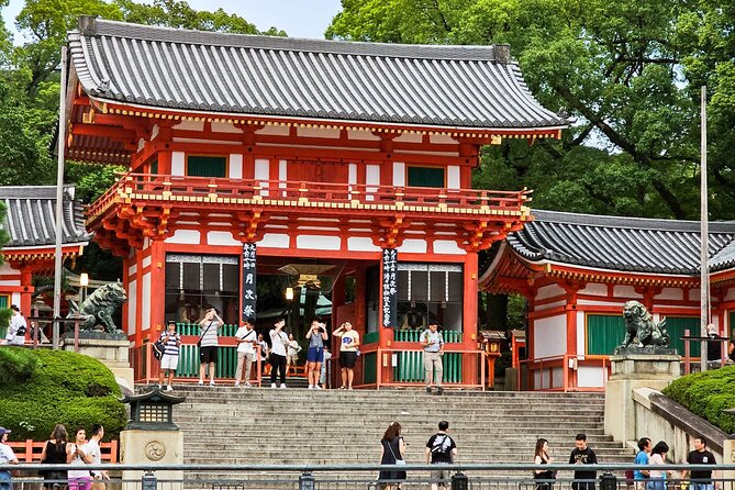 Kyoto Gion Night Walk & Geisha District Guided Tour - Comfort tips: dinner timing, cold nights, and meeting-point sanity