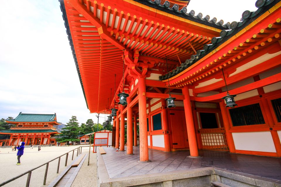 Kyoto: Imperial Palace & Nijo Castle Guided Walking Tour - Should you book the Kyoto Imperial Palace & Nijo Castle guided walking tour?
