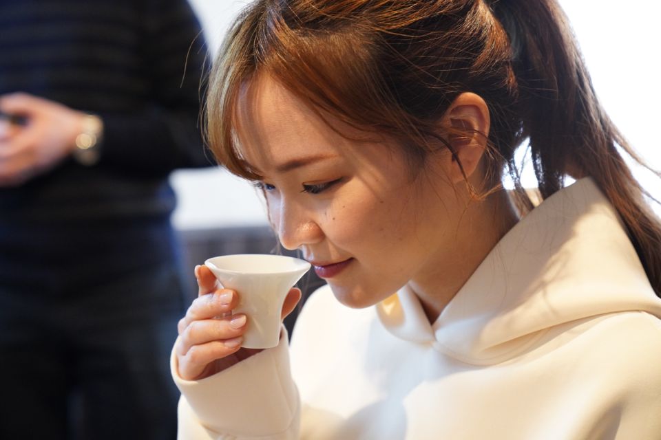 Kyoto: Insider Sake Brewery Tour with Sake and Food Pairing - Hot or cold sake and the sushi-question you’ll stop asking