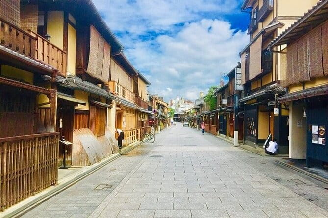 Kyoto: Nijo, Kinkaku-ji, Arashiyama, Kiyomizu & Fushimi Inari - Kiyomizu-dera: hillside views and a long stop that can feel like a workout