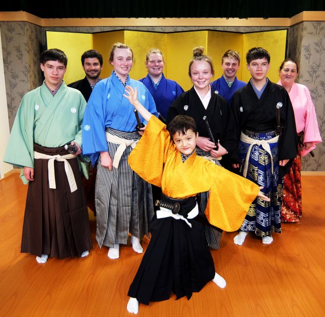 Kyoto: Samurai Sword Class by Experts in Traditional Arts - Respect to the opponent: the bow that turns technique into etiquette