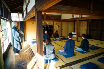 Kyoto Zen Meditation & Garden Tour at a Zen Temple with Lunch - Temple Walk to Tofukuji Area: How the Guided Stroll Works