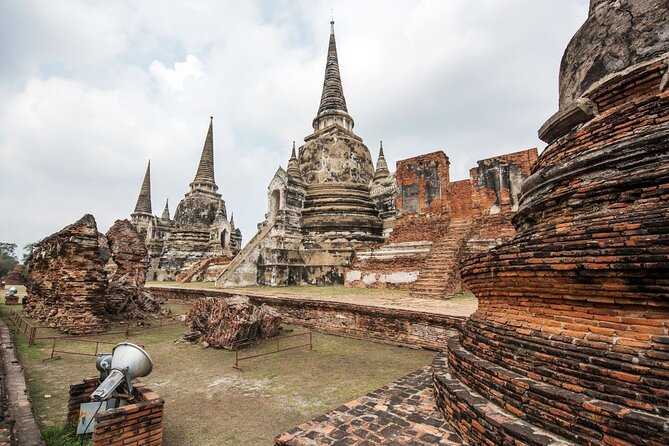 Lopburi Monkey Temple & Ayutthaya Old City Tour From Bangkok - Lopburi Old Town: Temples, Ruins, and Monkey-Spotting Reality