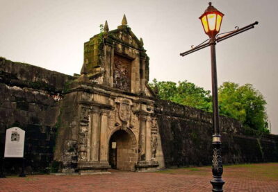 Manila: Old & New 4-Hour City Tour - Starting in Makati: Ayala Boulevard and Nielsen’s Tower