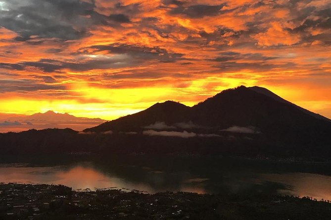 Mount Batur Sunrise Hike with Breakfast - Summit Time and Breakfast: Eggs in Steam and the Cold-Wait Routine