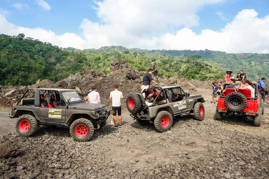 Mount Batur: Sunrise Jeep Tour & Natural Hot Spring - The 4WD route: Kintamani farms to black lava sands