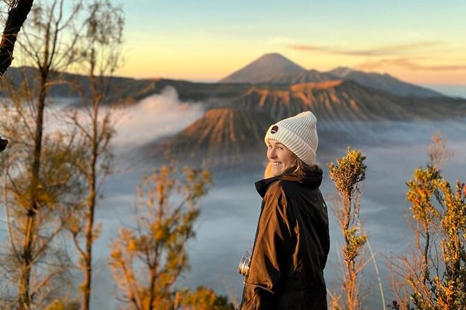 Mount Bromo Sunrise Tour from Surabaya or Malang - 1 Day - King Kong Hills View Point: Coffee, Crowds, and Sunrise Timing