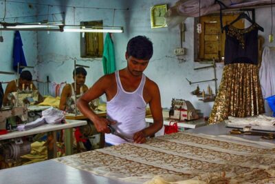 Mumbai: Dharavi Slum Slumdog Millionaire Tour with a Local - Narrow Alleys, Real Doors, and Small Industries You Can Trace