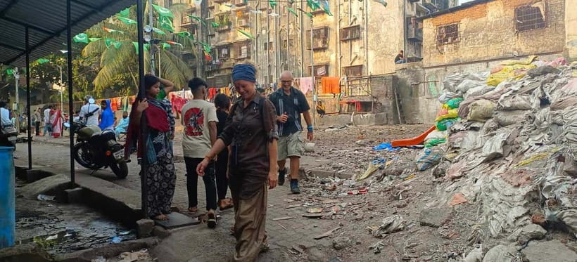 Mumbai: Dhobi Ghat Laundry and Dharavi Slum Tour with Local - Why Dhobi Ghat and Dharavi belong in the same tour