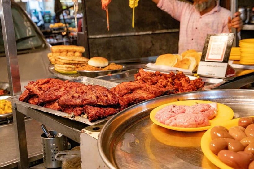Mumbai: Street Food and Night Markets Tour - Why Mumbai at night makes street food make sense