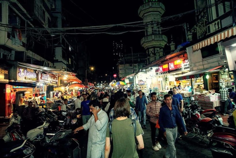 Mumbai: Street Food and Night Markets Tour - Chowpatty beach and Girgaon: first tastings with an evening breeze