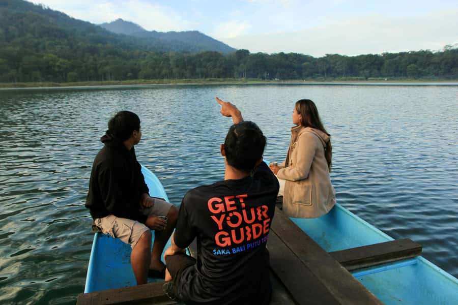 Munduk: Twin Lake Jungle Hike, Ulun Danu Temple, & Waterfall - Why Munduk’s Twin Lakes Day Feels Less Like a Typical Bali Tour