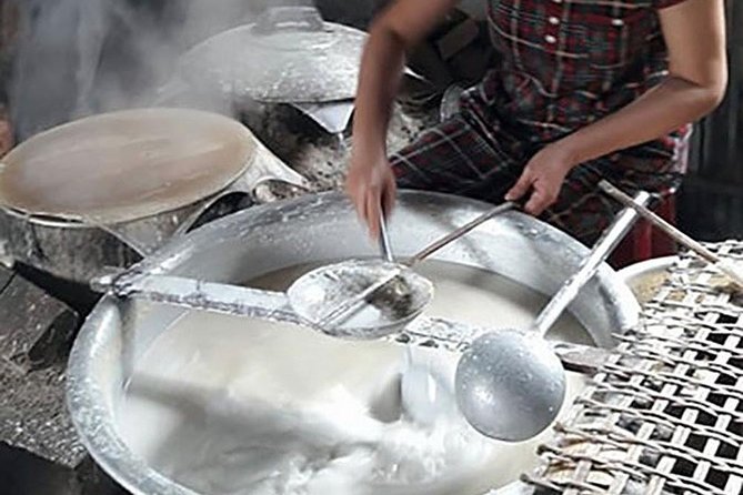 My Son Sanctuary Luxury Trip from Hoi An - Lunch at a local home: good food, simple setup