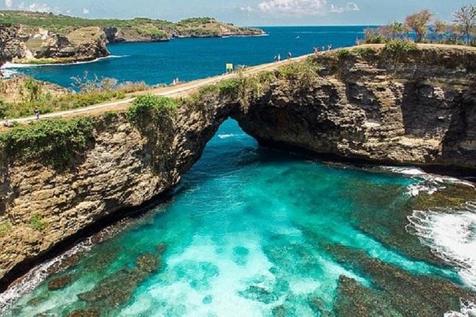 Nusa Penida One Day Trip with All-inclusive - Stop 2: Pasih Uug (Broken Beach)—the cliff with the big hole