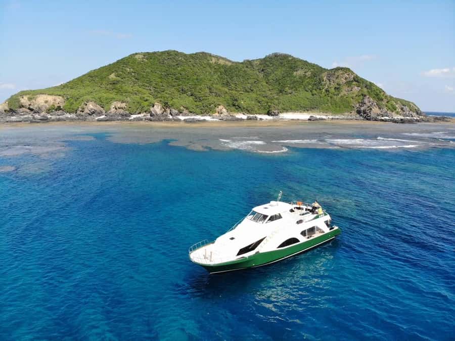 Okinawa: From Naha: Kerama Islands 1-day snorkeling tour - Snorkeling with an instructor: what the reef time feels like