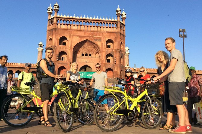Old Delhi Bike Tour - Jama Masjid: architecture time without a long interior mission