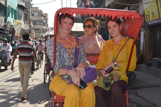 Old Delhi Food, Heritage&Cultural Walk with Rickshaw ride to Masterji Kee Haveli - Stop 1: Entering Masterji Kee Haveli for a Home-Cooked Meal