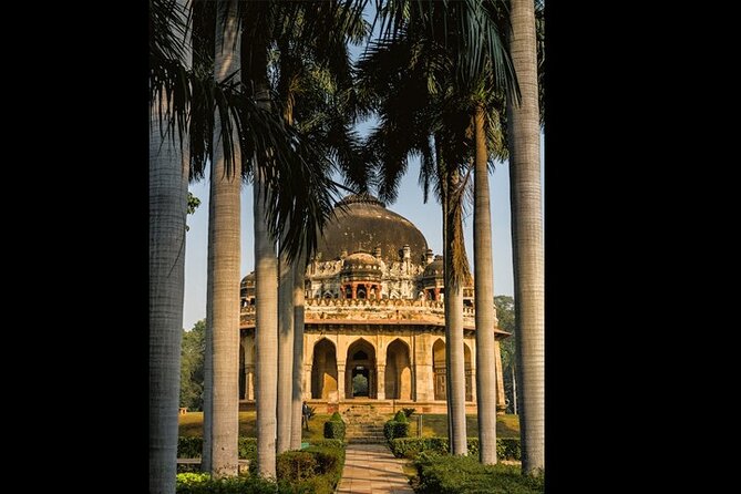 Old & New Delhi Private City Tour – Traveler’s Choice (Top Rated) - Swaminarayan Akshardham and India Gate in One Organized Stretch