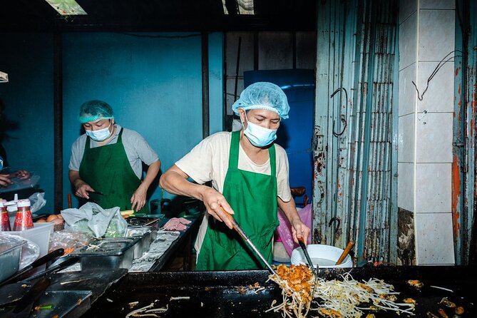 Old Siam Bangkok Food Tour with 15+ Tastings - Stop 3: Ending Outside Nang Loeng Market (How to Plan Your Return)