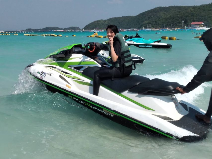 Pattaya: Coral Island & Sak Island Adventure Trip - Parasailing from Manta Marina: the short sky ride that feels huge