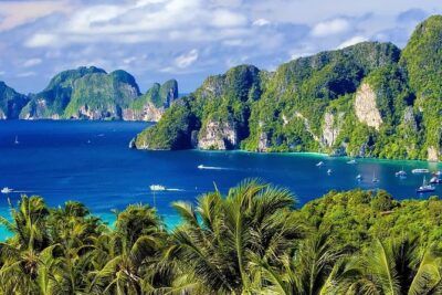 Phi Phi and Khai Islands Snorkeling Tour with Lunch by Speedboat - Royal Phuket Marina to Ko Phi Phi Lee: the first wave of scenery