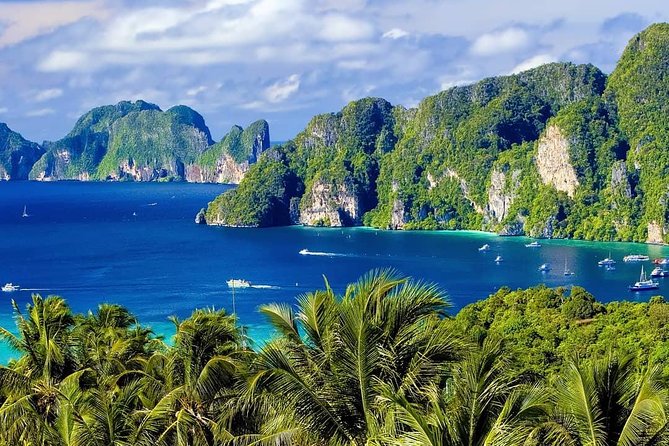 Phi Phi and Khai Islands Snorkeling Tour with Lunch by Speedboat - Royal Phuket Marina to Ko Phi Phi Lee: the first wave of scenery