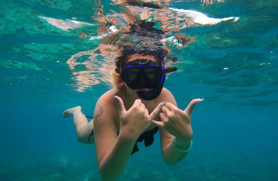 Phi Phi: Morning Speedboat Tour to Maya Bay with Snorkel - Entering Phi Phi at sunrise: why getting there first matters