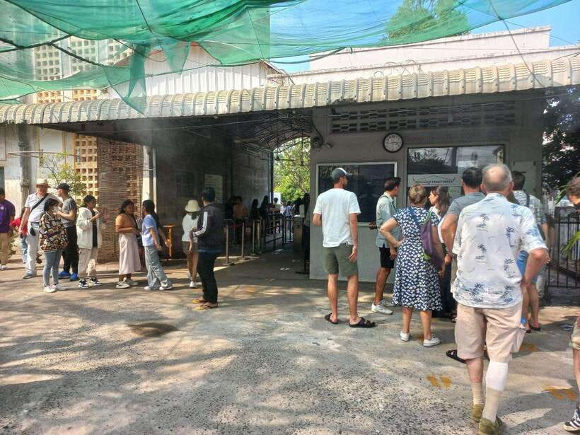 Phnom Penh: killing field & Toul Sleng genocide museum Tour - Dress code and shoe rules: small details that can ruin your day if you miss them