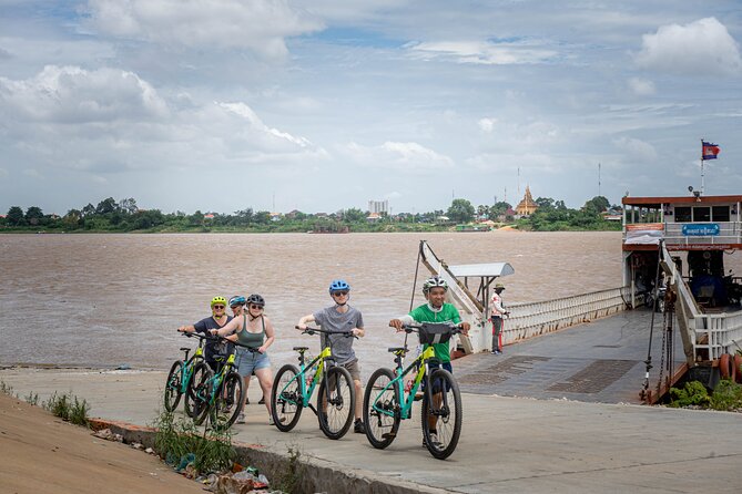 Phnom Penh Silk Island Bike Tour/ E-Bike or Tuk Tuk - Stops you may encounter: markets, temples, and tofu-skin production