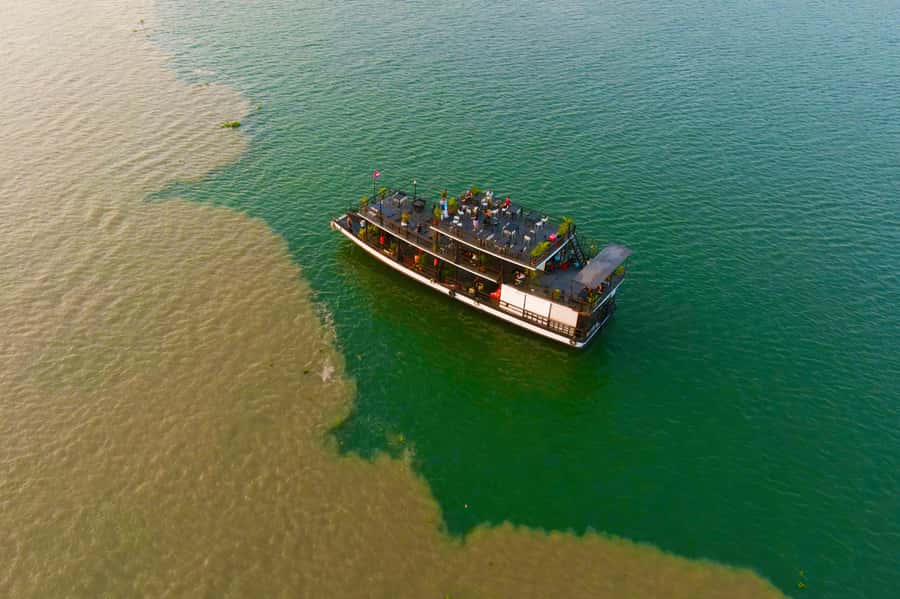 Phnom Penh: Sunset Cruise with Unlimited Beer &Fruit platter - Drinks, Fruit, and the Boat Vibe for an Easy Evening