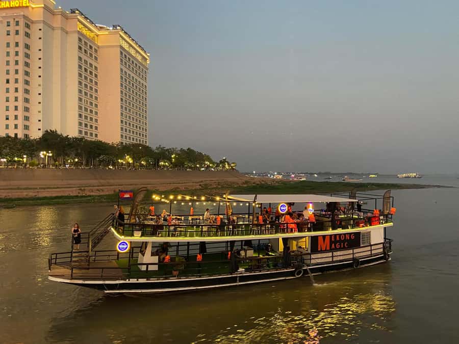 Phnom Penh: Sunset Cruise with Unlimited Beers & BBQ Buffet - Quick Take: The best parts of the Mekong Magic sunset cruise