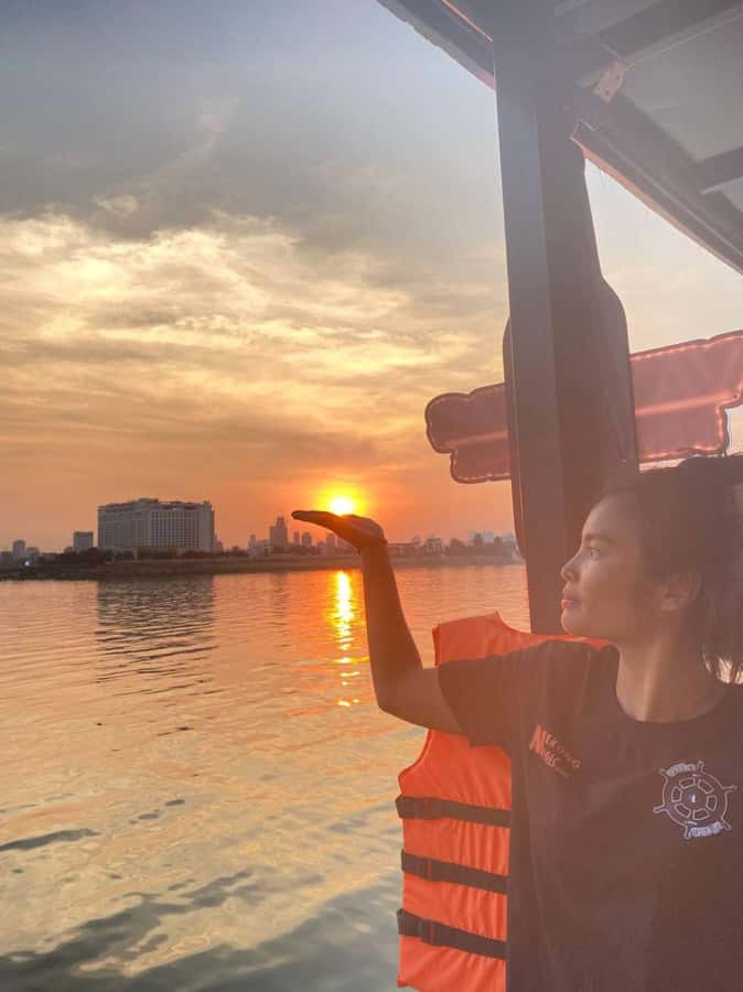 Phnom Penh: Sunset Cruise with Unlimited Beers & BBQ Buffet - Where you go on the water: Mekong views, riverside life, and landmarks from a new angle