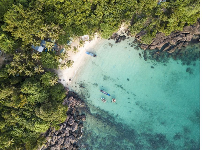 Phu Quoc: Speedboat Tour of 4 Islands with Snorkeling & BBQ - Getting picked up and out to the islands