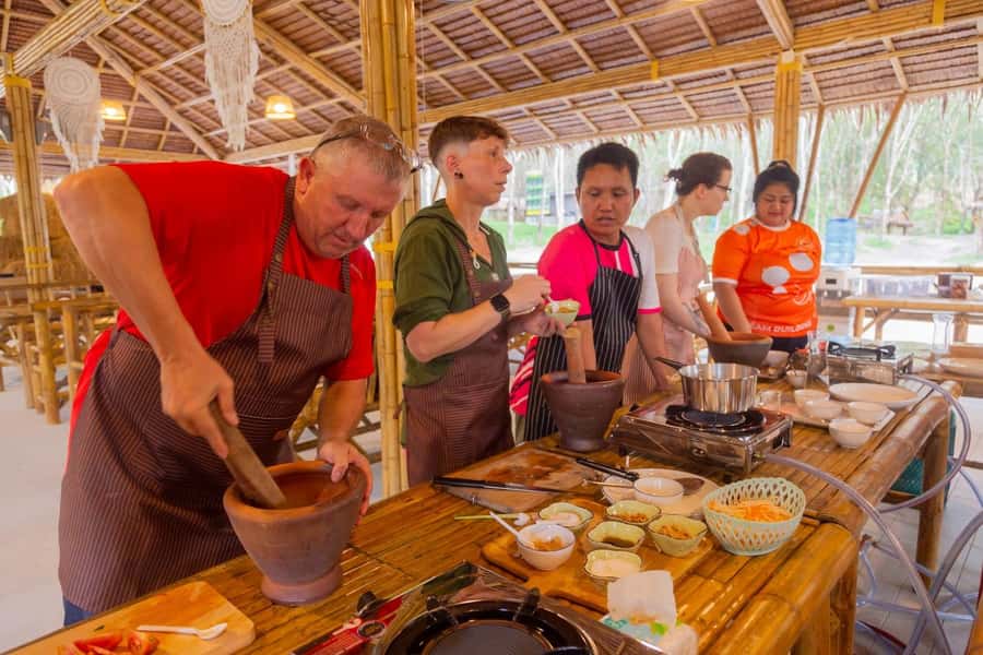 Phuket: Elephant Sanctuary Tour, Cooking Class & Lunch - Thai lunch and a cooking class: why this part has real value