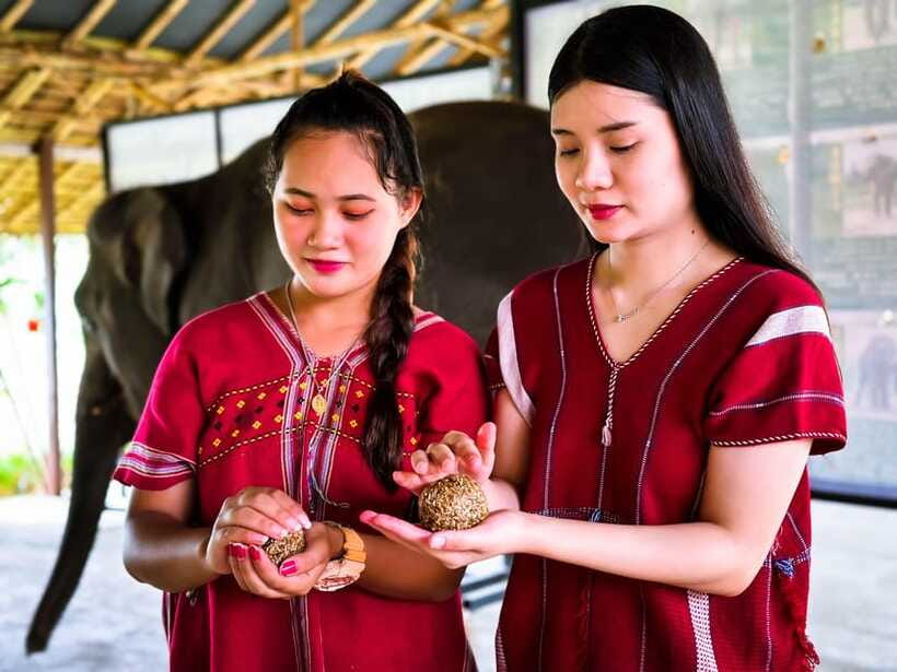 Phuket : Experience feeding and bathing elephants 1.5 Hrs. - Thai buffet lunch/dinner, coffee, and cookies: the meal piece