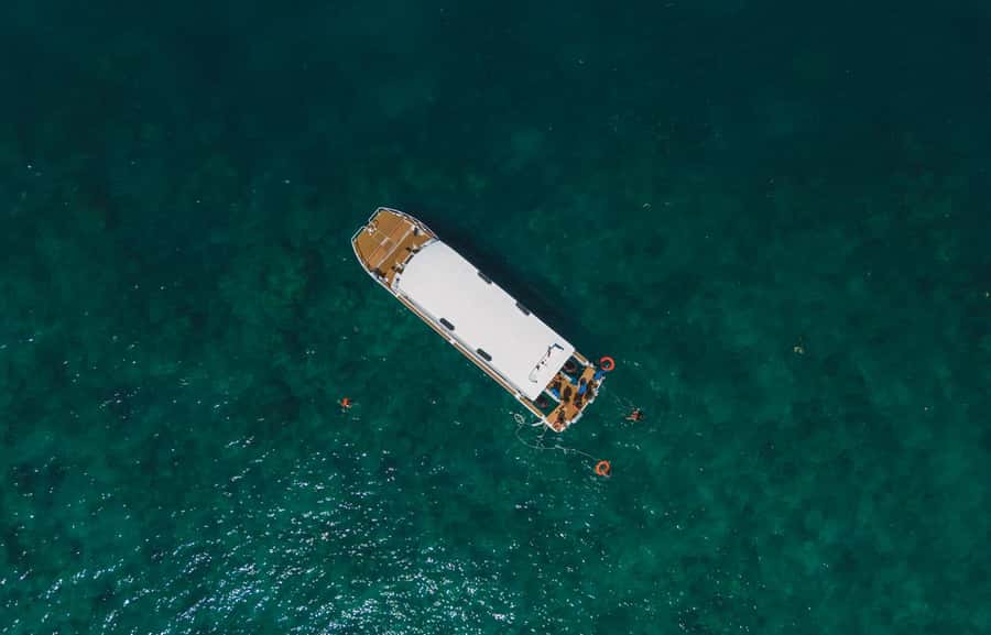 Phuket: Phi Phi, Bamboo & Maithon by Premium Speed Catamaran - Phi Phi Don lunch and the local food market break (about 1 hour)