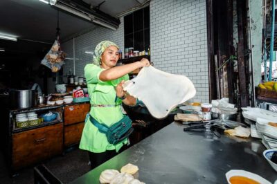 Phuket: Southern Flavours Food Tour with 15+ Tastings - Meeting at Ranong Main Market: How the Walk Starts Strong