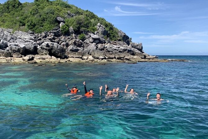 Pig Island Tour by Speedboat with Snorkeling - Stop 3: Ko Taen Coral Beach Lunch With a View