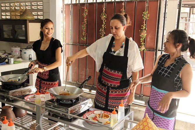 Pink Chili - Thai Cooking Class and Market Tour in Bangkok - On Nut fresh market: where your Thai cooking starts