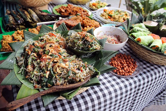 PRIVATE Authentic Balinese Cooking Class in Ubud at Putu's Home - Entering Putu’s Ubud Home: More Than a Cooking Class
